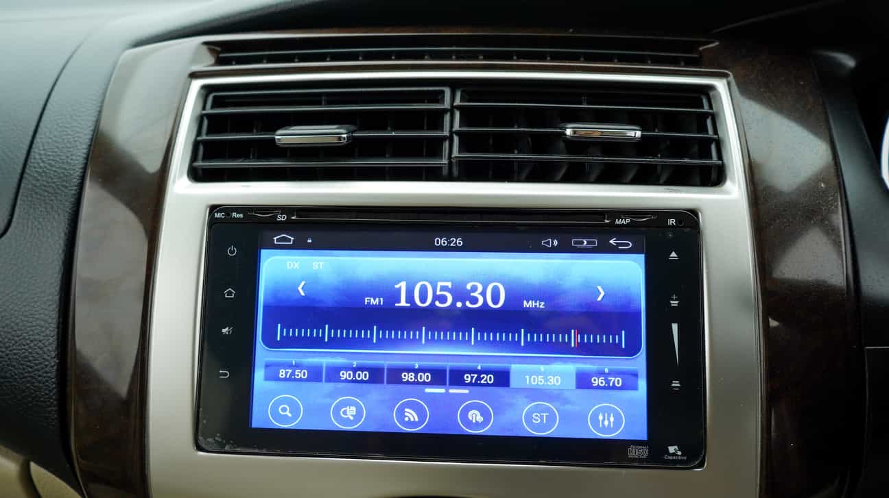 used 2015 Nissan GRAND LIVINA  1.8