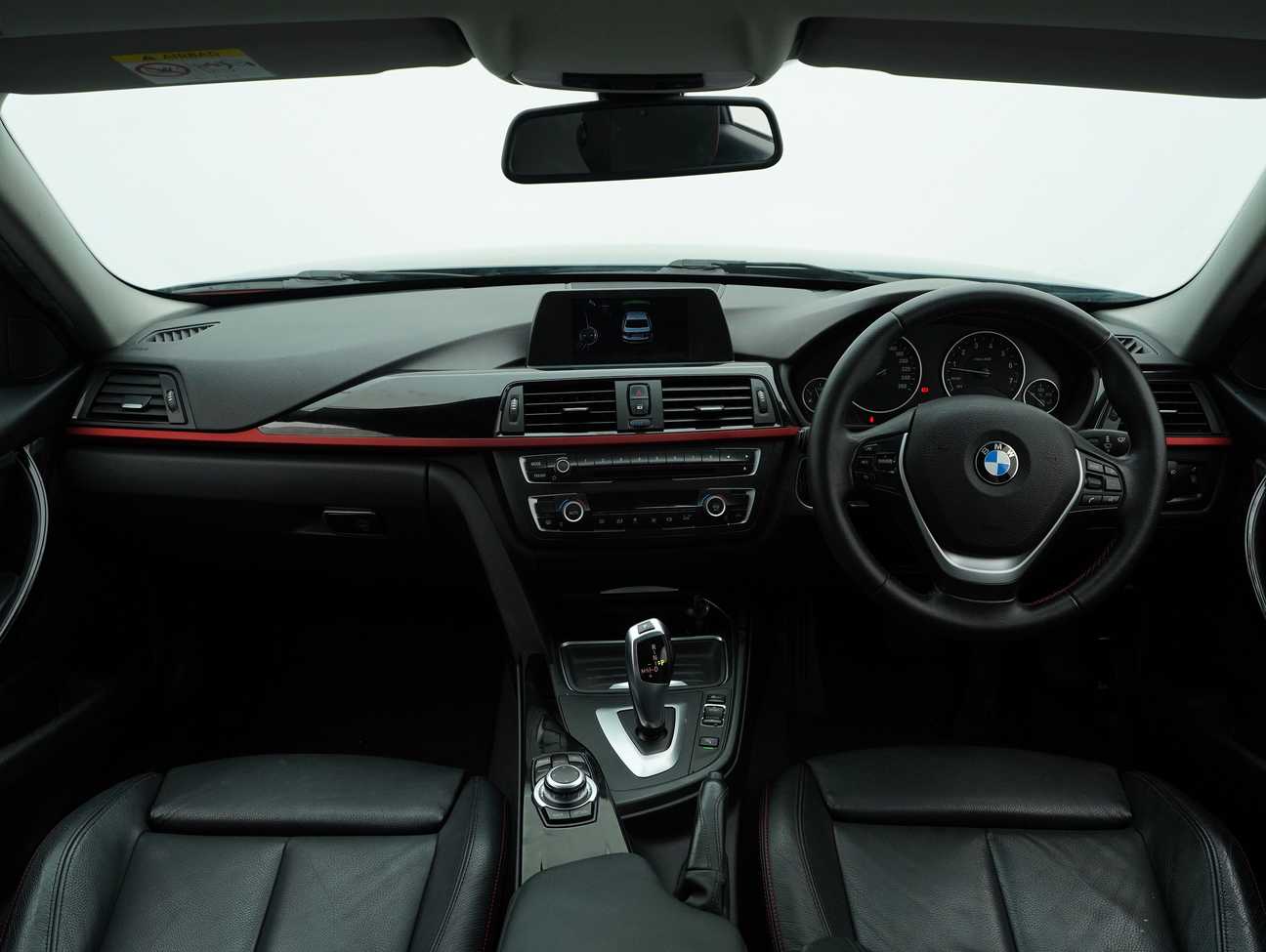 used 2015 BMW 320i Sport Line 2.0