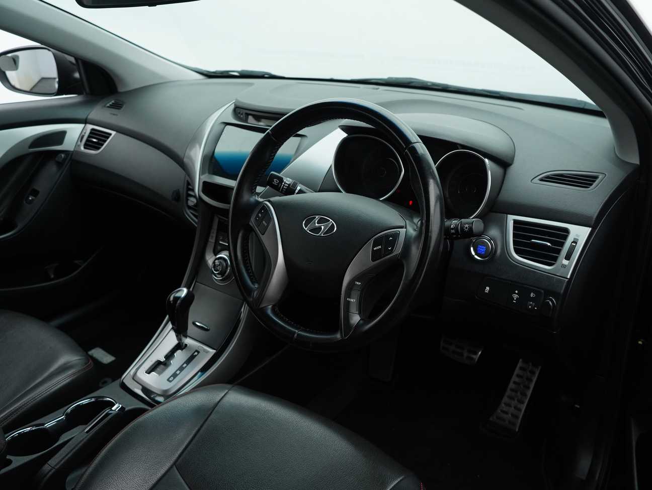 used 2014 Inokom Elantra  1.6