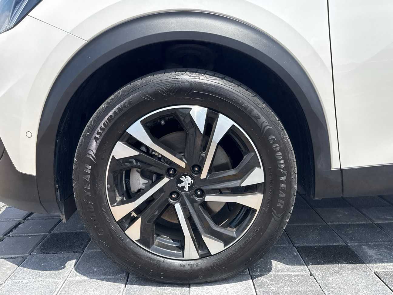 used 2024 Peugeot 2008 Allure 1.2