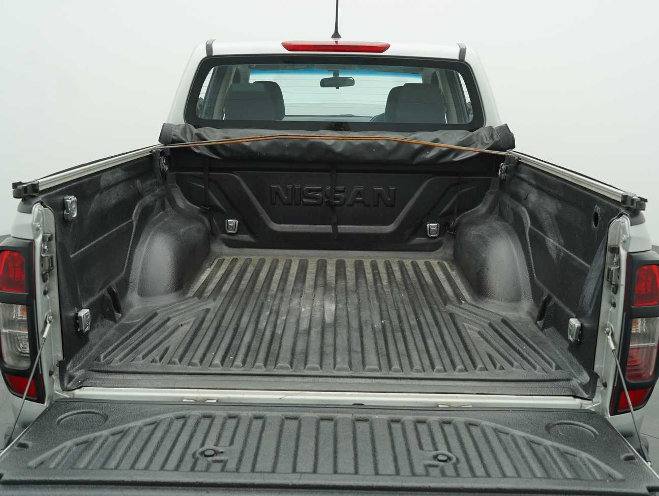 terpakai 2019 Nissan Navara NP300 SE Dual Cab 2.5