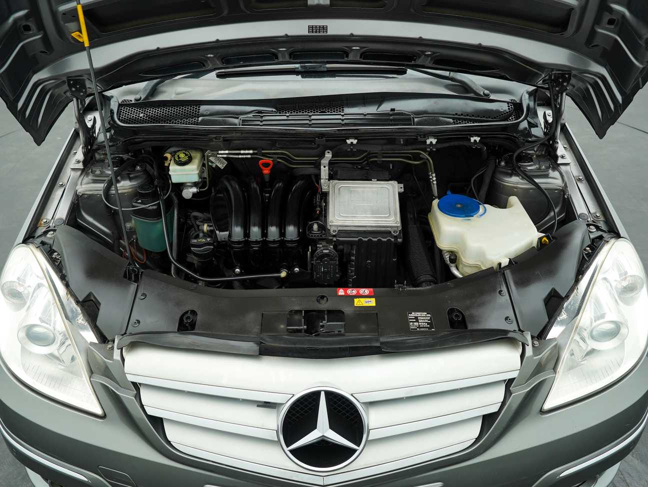 terpakai 2011 Mercedes-Benz B180  1.7