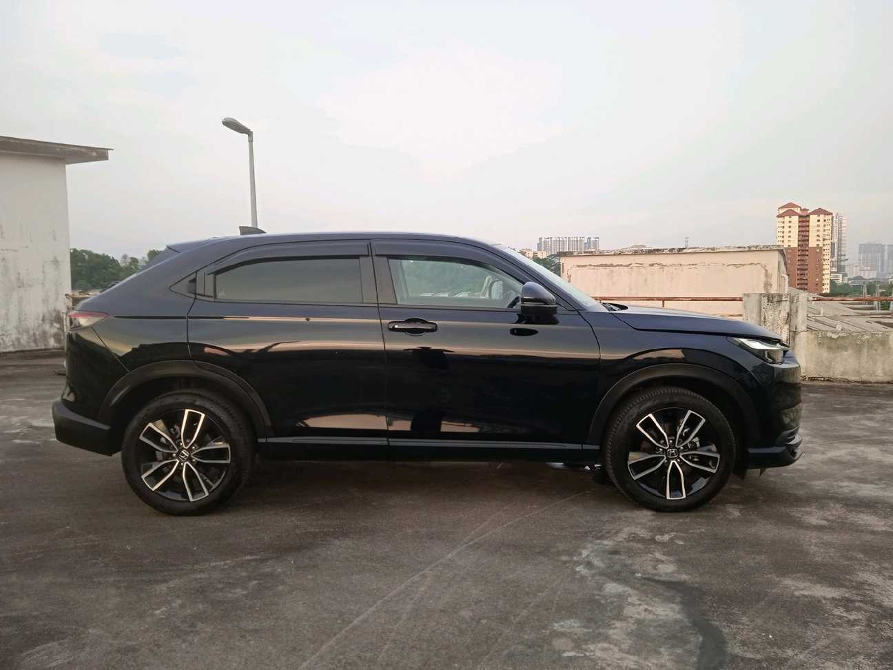 used 2025 Honda HR-V V 1.5