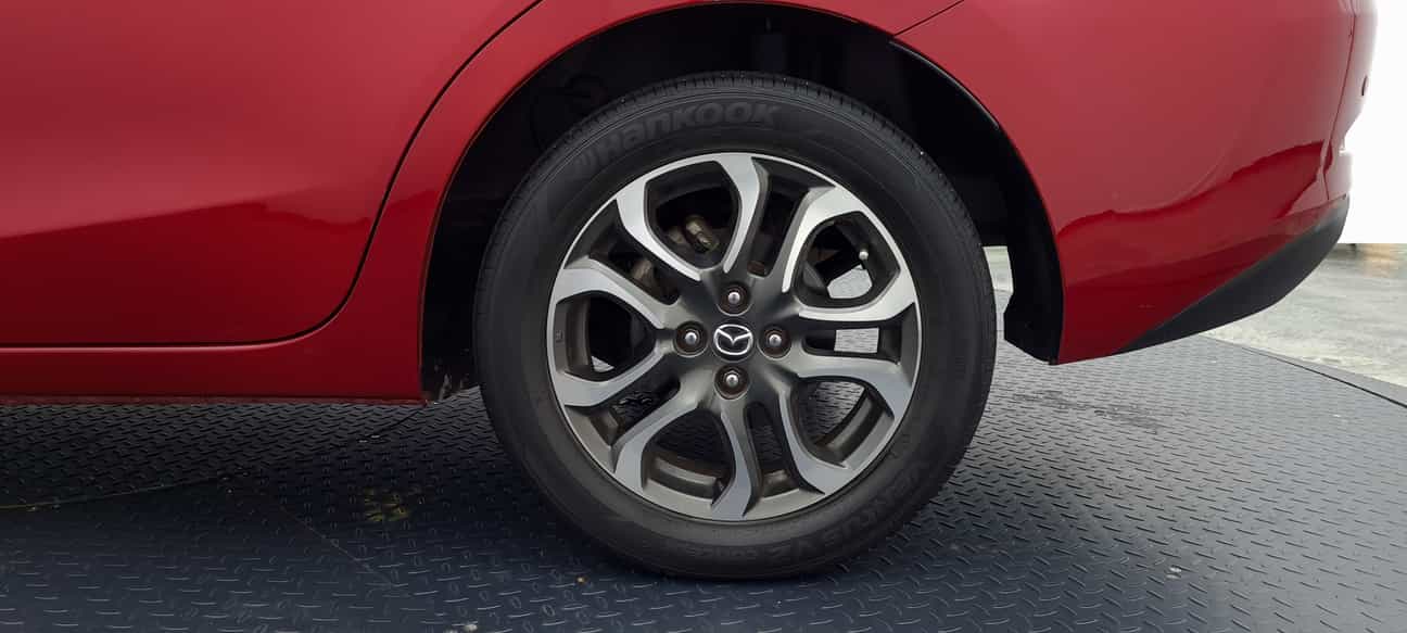 terpakai 2015 Mazda 2 SEDAN SKYACTIV-G 1.5