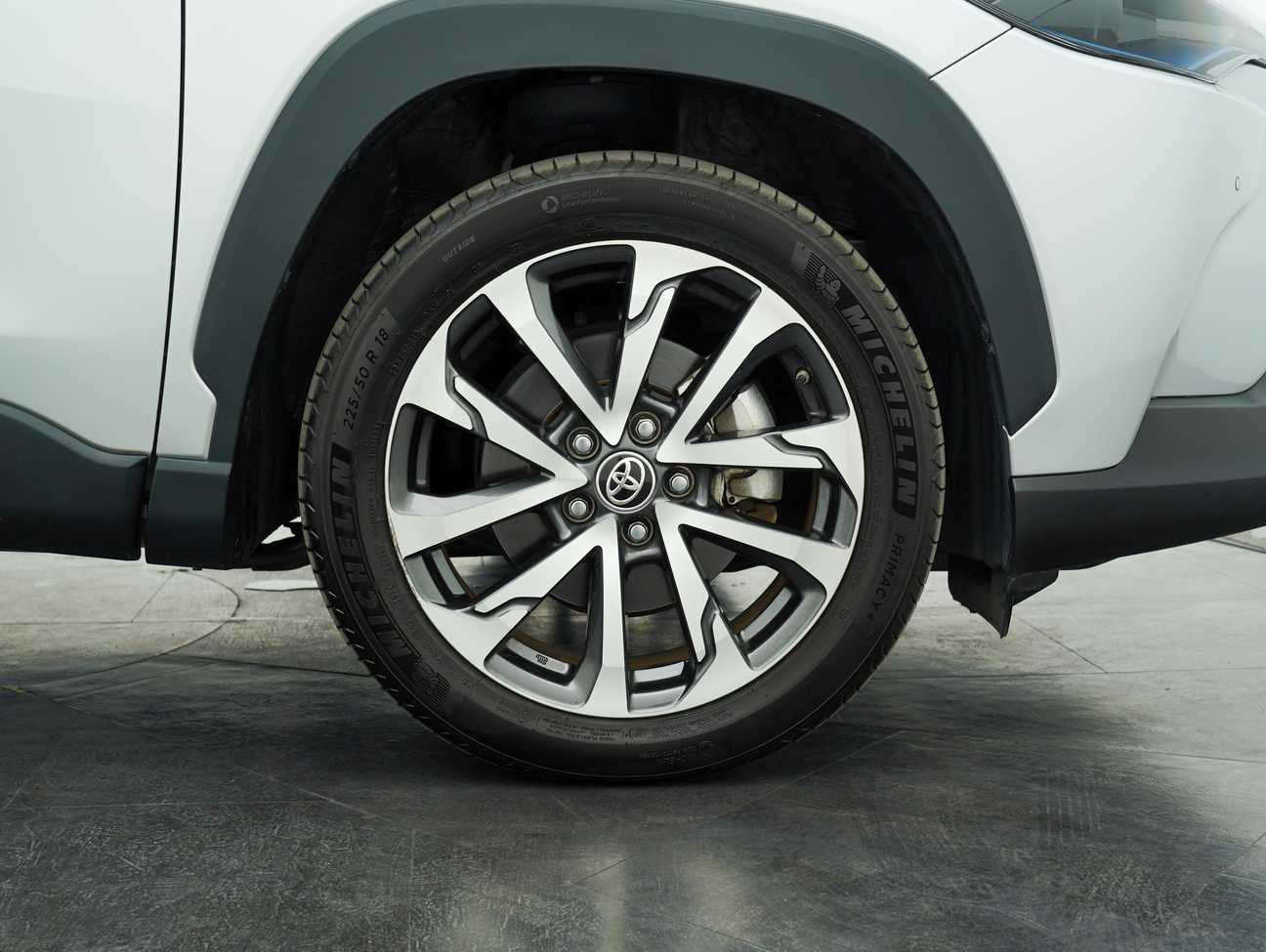 terpakai 2022 Toyota Corolla Cross Hybrid 1.8