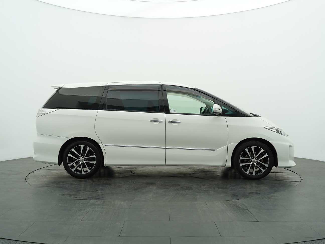 used 2014 Toyota Estima Aeras 2.4