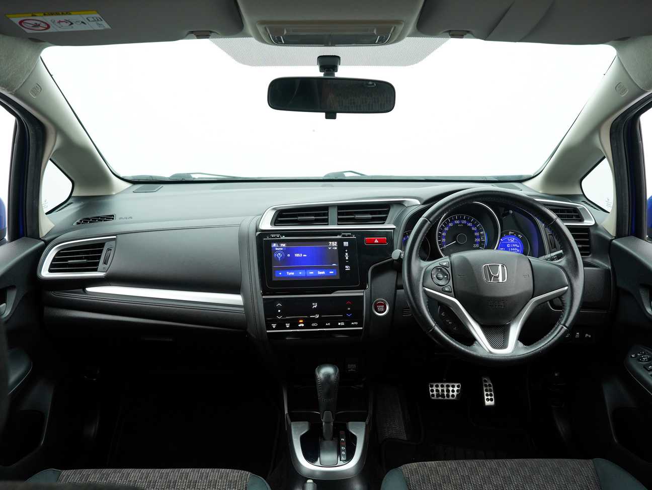 used 2015 Honda Jazz V 1.5