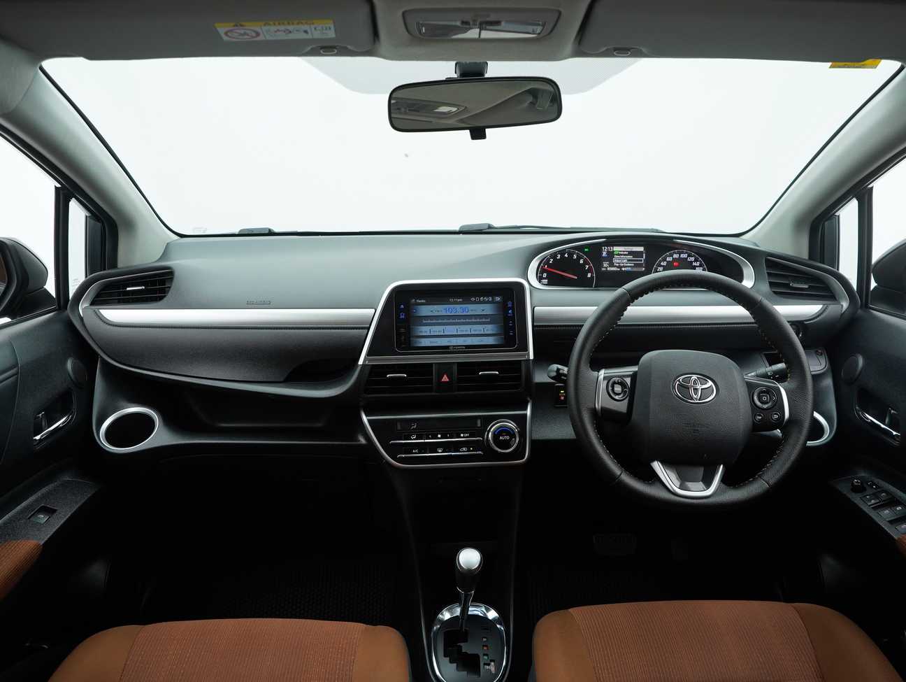 terpakai 2018 Toyota Sienta V 1.5