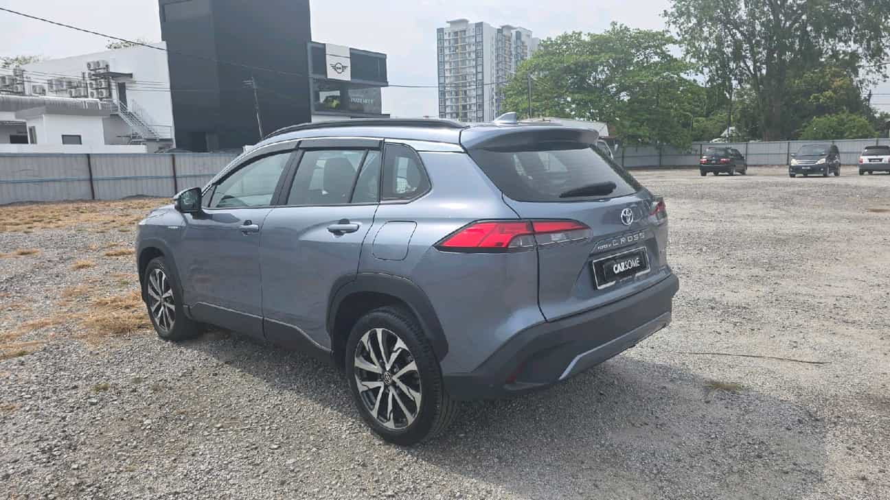 terpakai 2022 Toyota Corolla Cross Hybrid 1.8