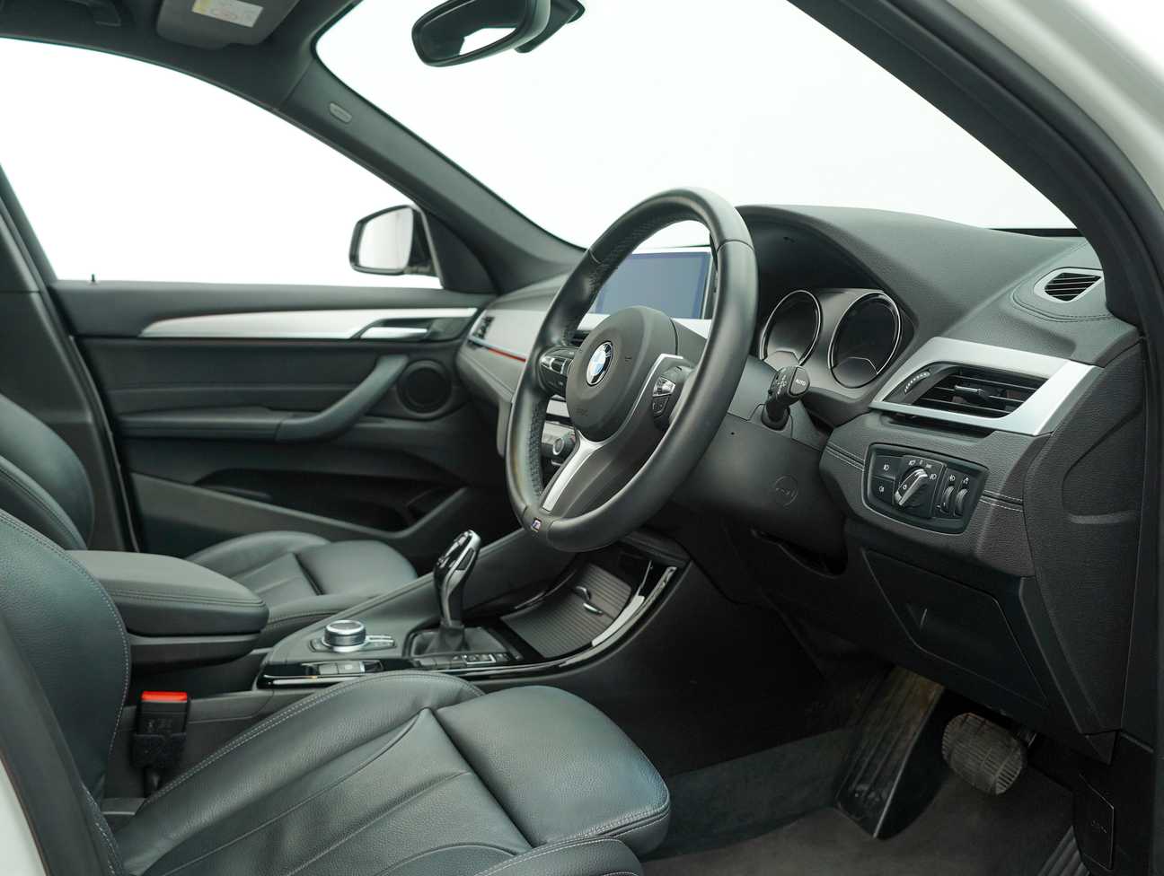 terpakai 2022 BMW X1 sDrive20i M Sport 2.0