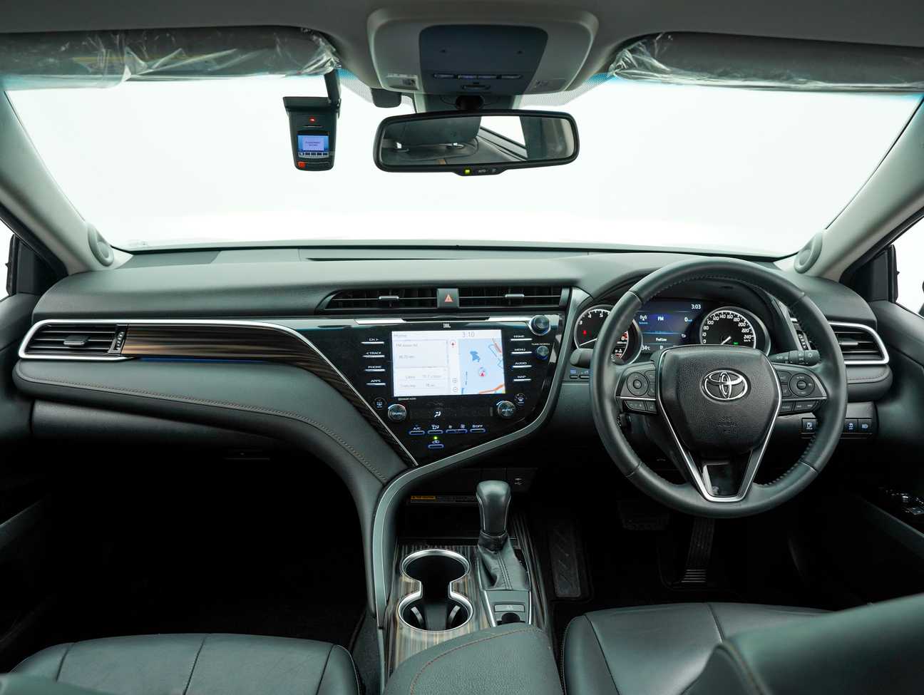 used 2020 Toyota Camry V 2.5