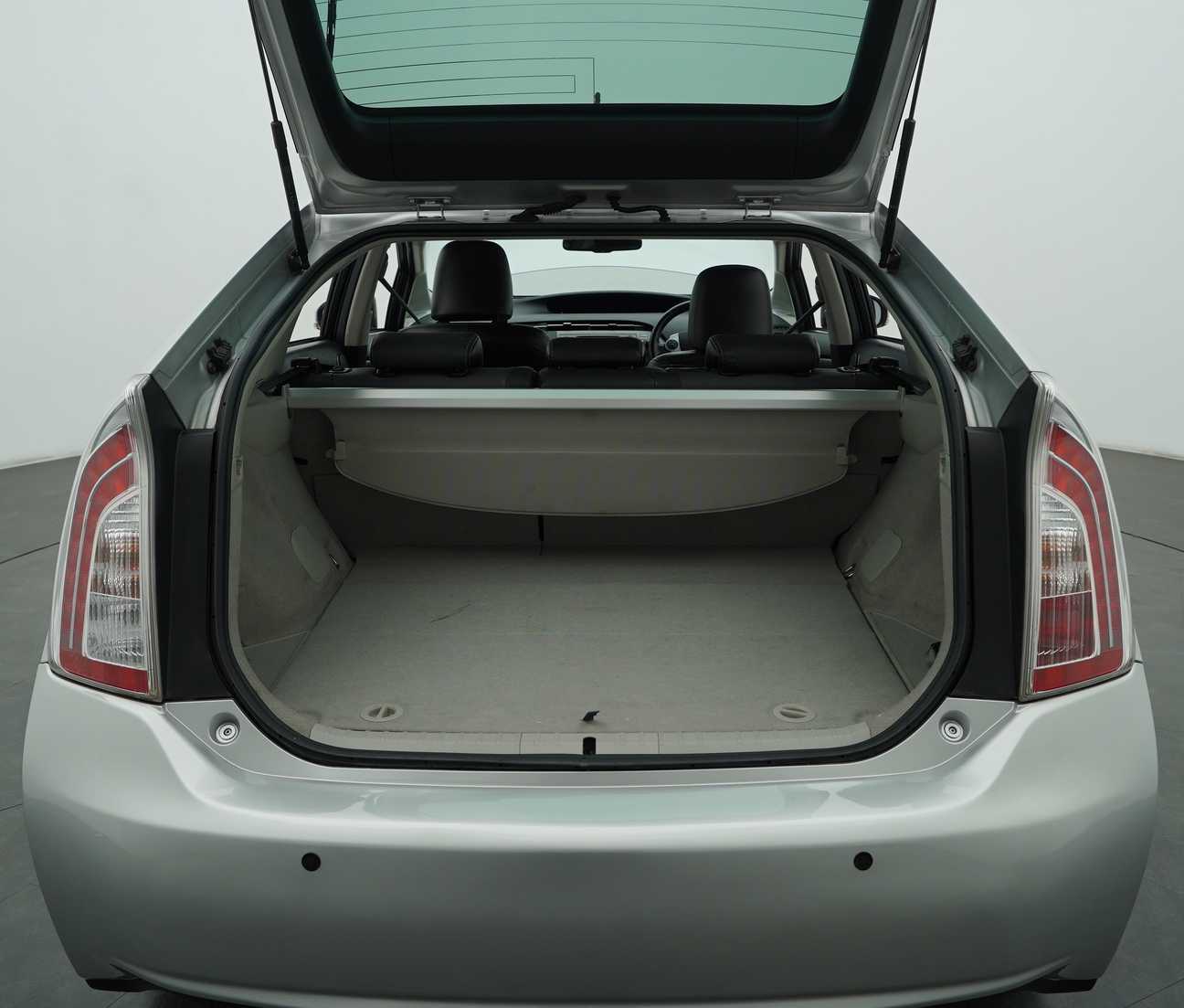 used 2013 Toyota Prius Luxury 1.8