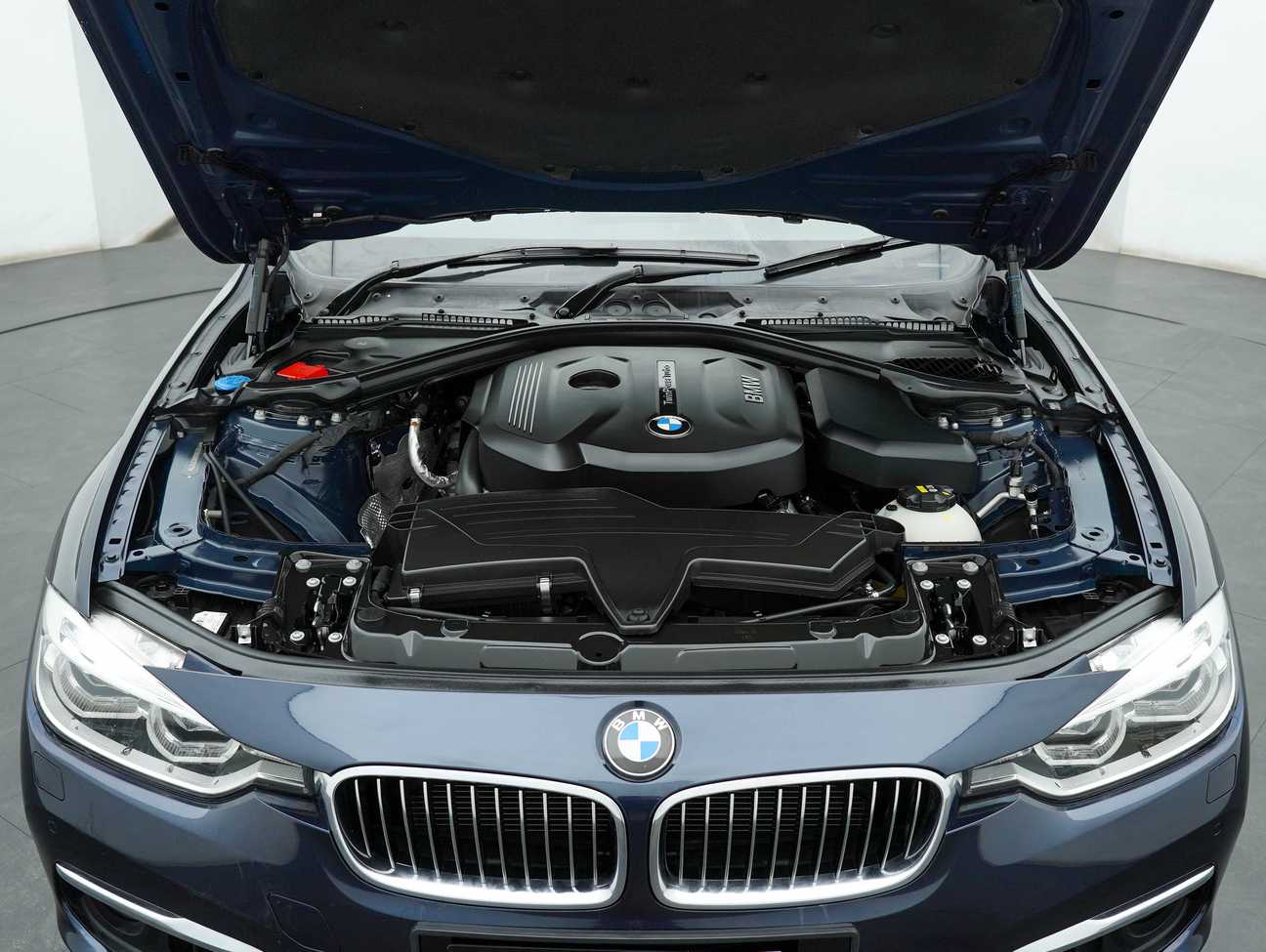 used 2017 BMW 318i Luxury 1.5