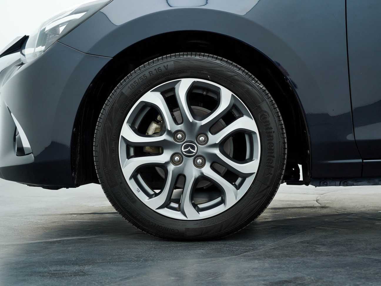 terpakai 2017 Mazda 2 SKYACTIV-G (Halogen Headlight) 1.5