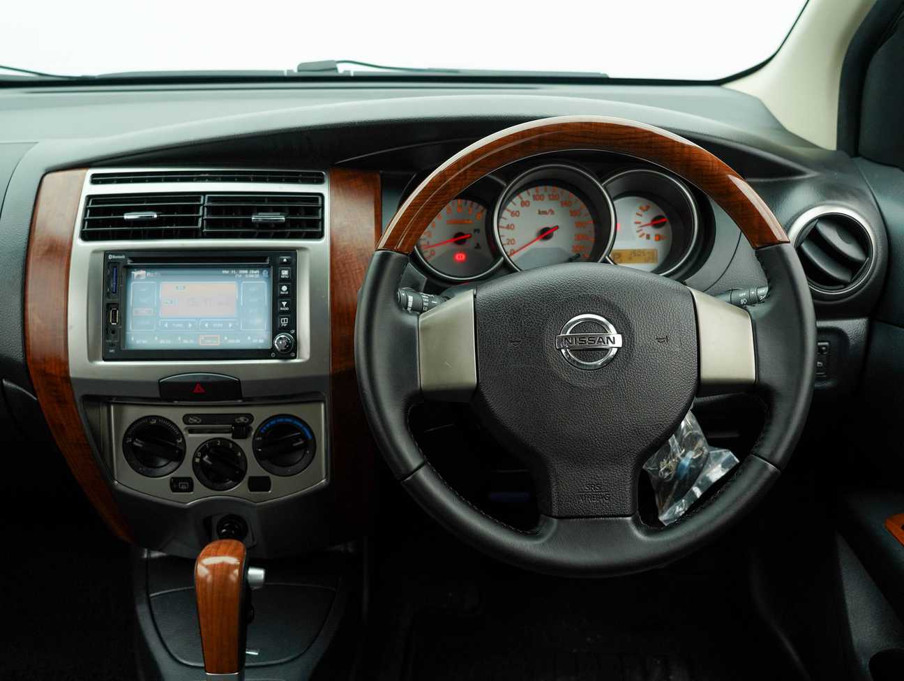 used 2013 Nissan Grand Livina Autech 1.8