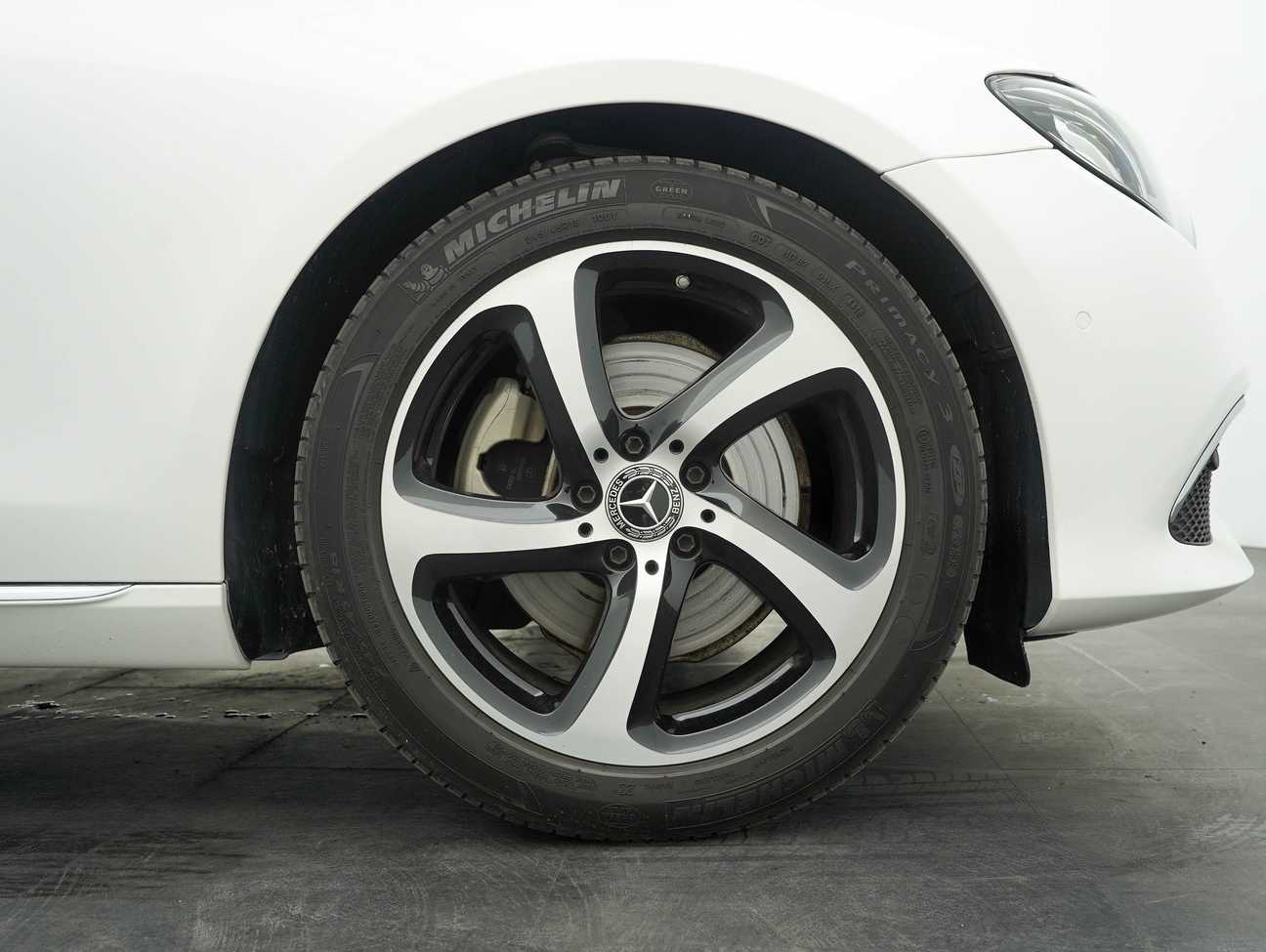 terpakai 2019 Mercedes-Benz E200 Avantgarde New Trim 2.0