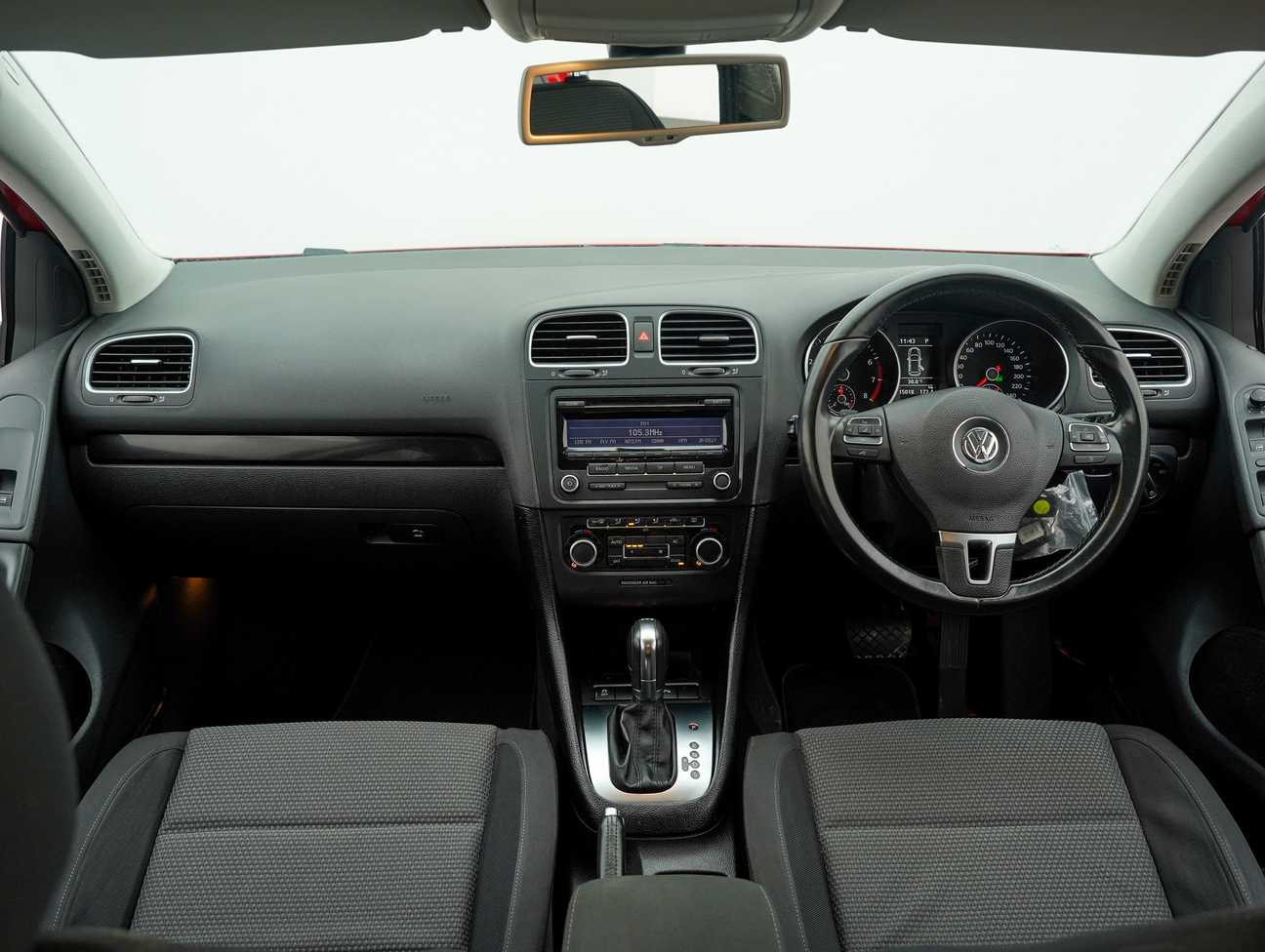 terpakai 2011 Volkswagen Golf TSI 1.4