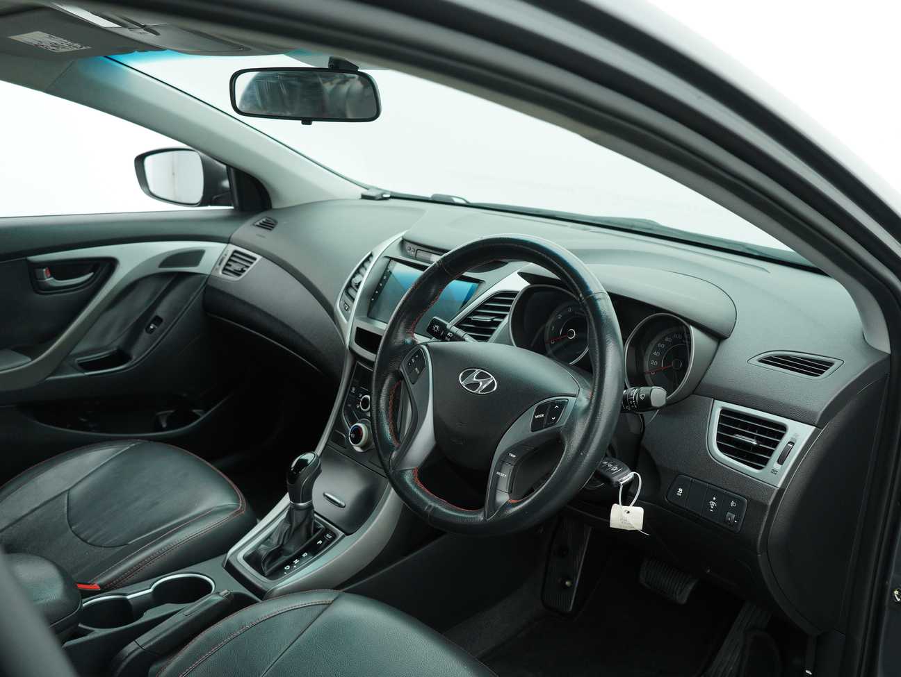 terpakai 2015 Hyundai Elantra Elegance 1.6