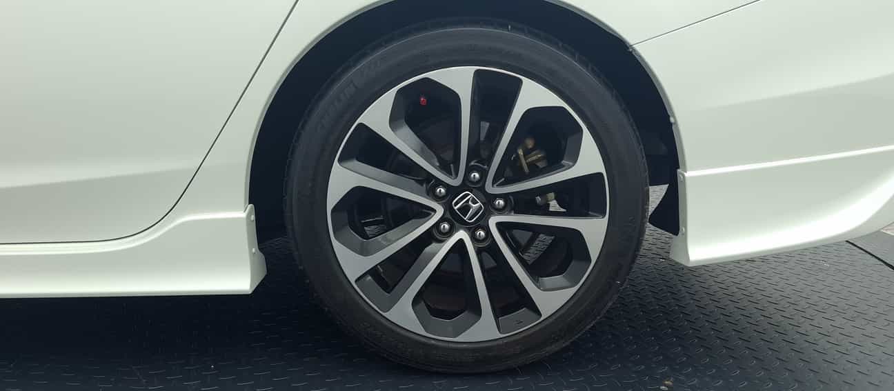 terpakai 2016 Honda ACCORD I-VTEC 2.4