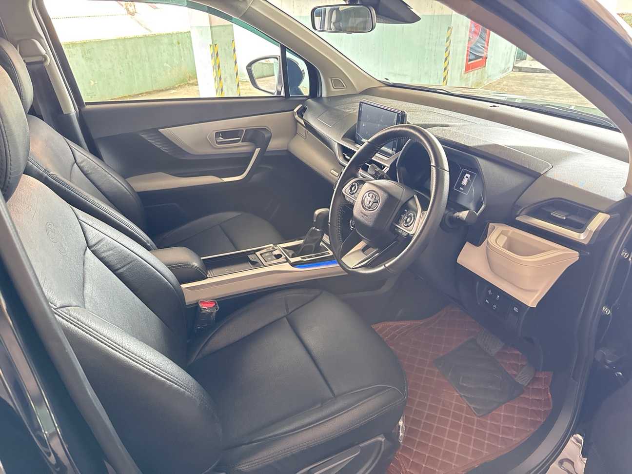 used 2023 Toyota Veloz  1.5