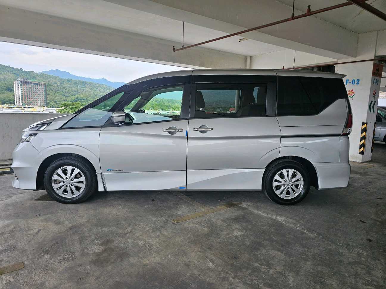 used 2018 Nissan Serena S-Hybrid High-Way Star 2.0