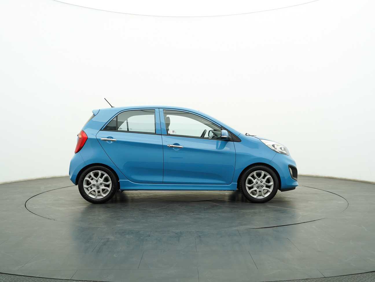 terpakai 2014 Kia Picanto  1.2