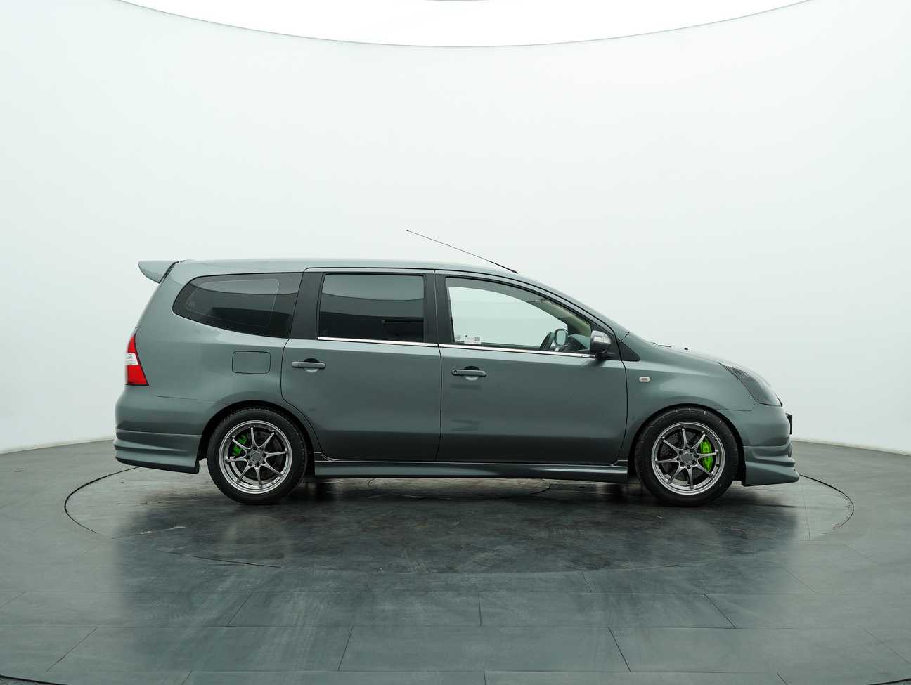 used 2011 Nissan Grand Livina ST-L Comfort 1.6