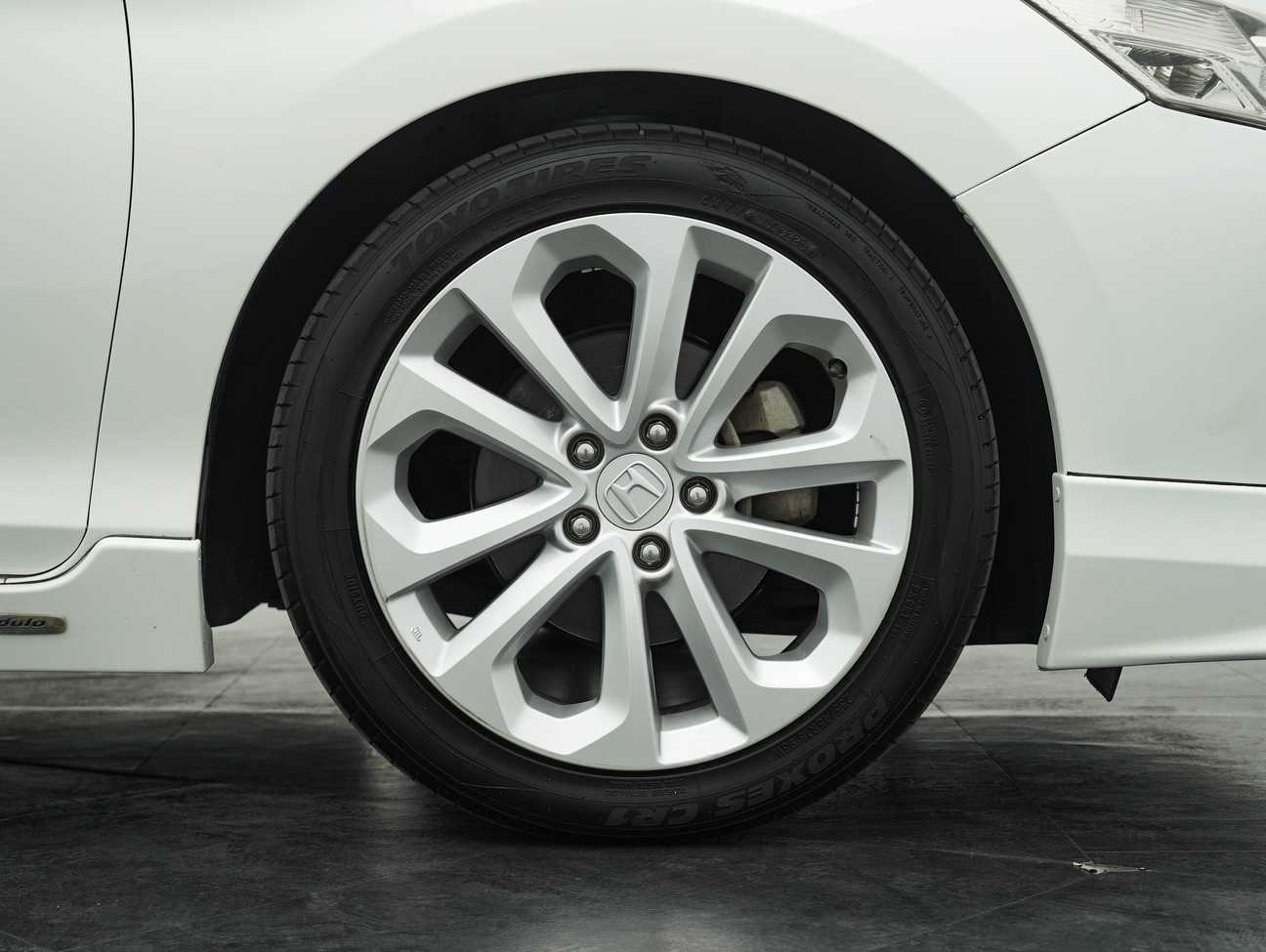 used 2014 Honda Accord VTi-L 2.4