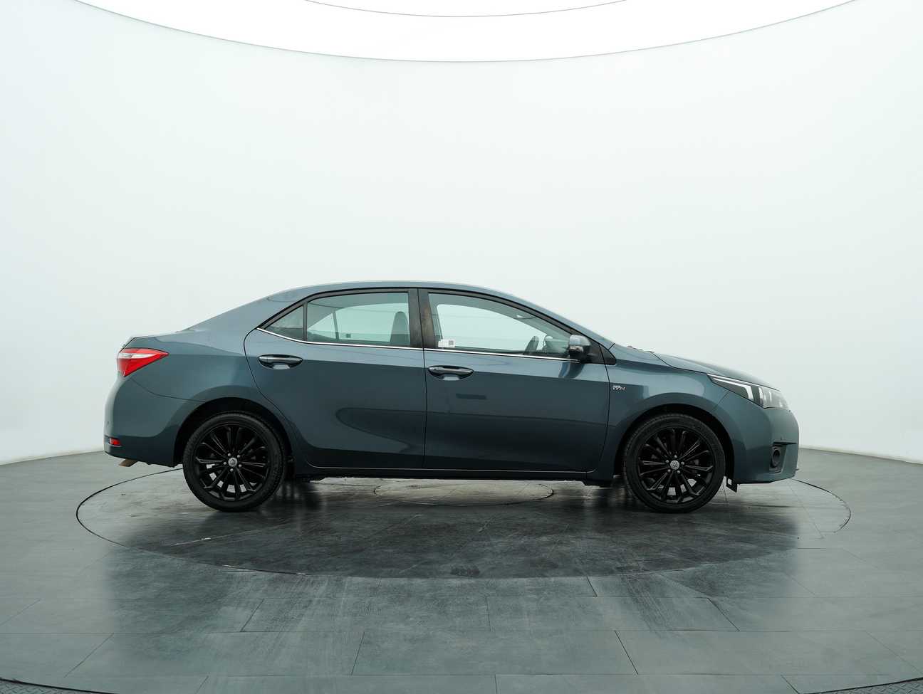 used 2014 Toyota Corolla Altis V 2.0