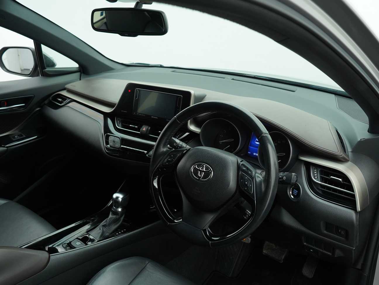 used 2018 Toyota C-HR  1.8