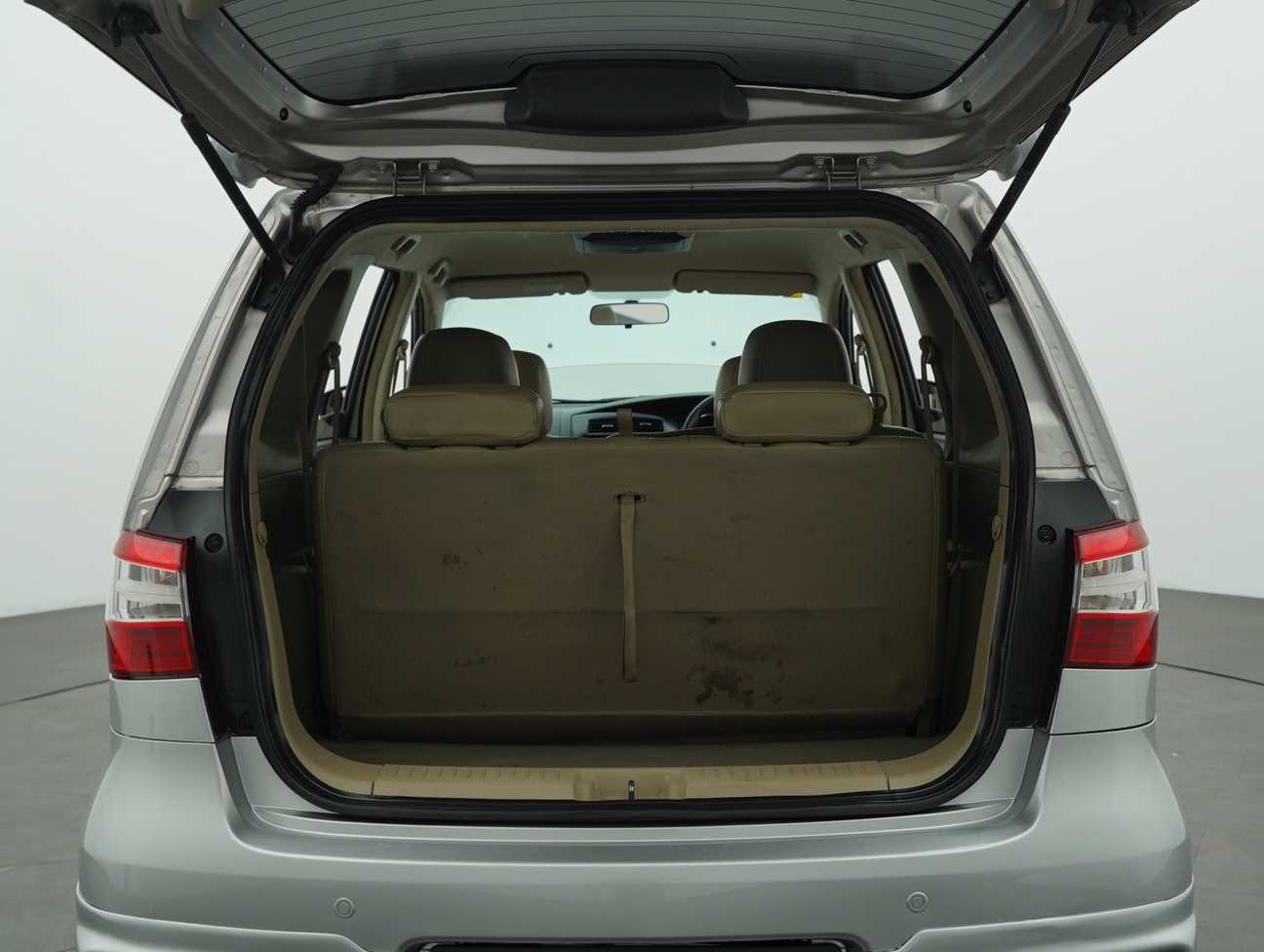 terpakai 2013 Nissan Grand Livina Comfort 1.8