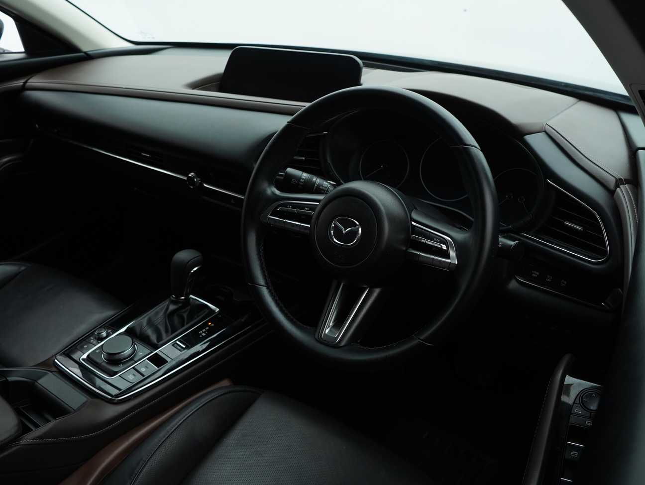 terpakai 2023 Mazda CX-30 SKYACTIV-G High Plus 2.0