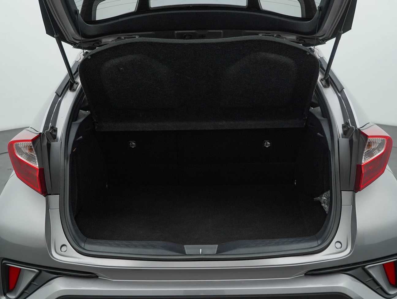 used 2019 Toyota C-HR  1.8