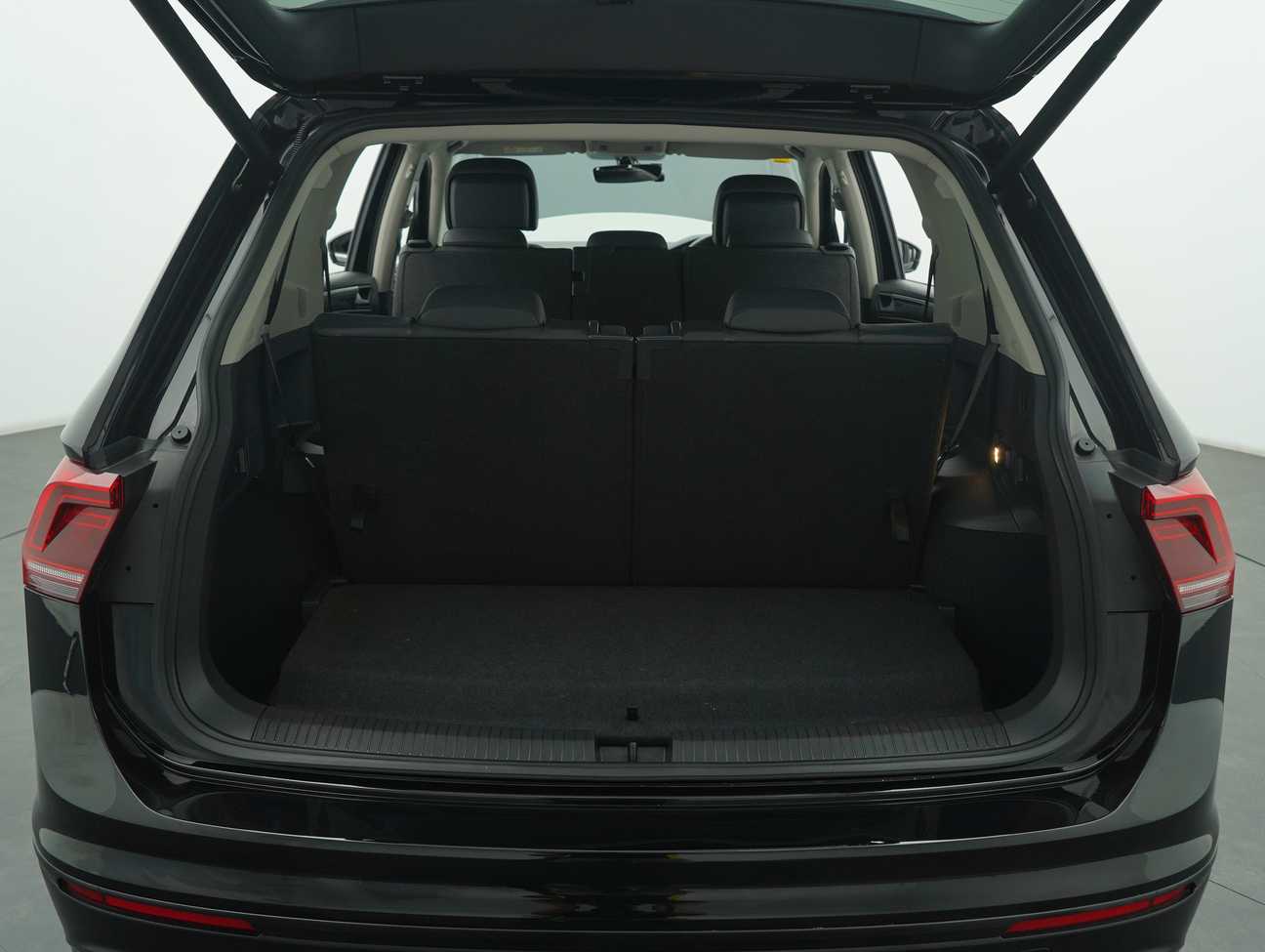 terpakai 2021 Volkswagen Tiguan Allspace Highline 1.4