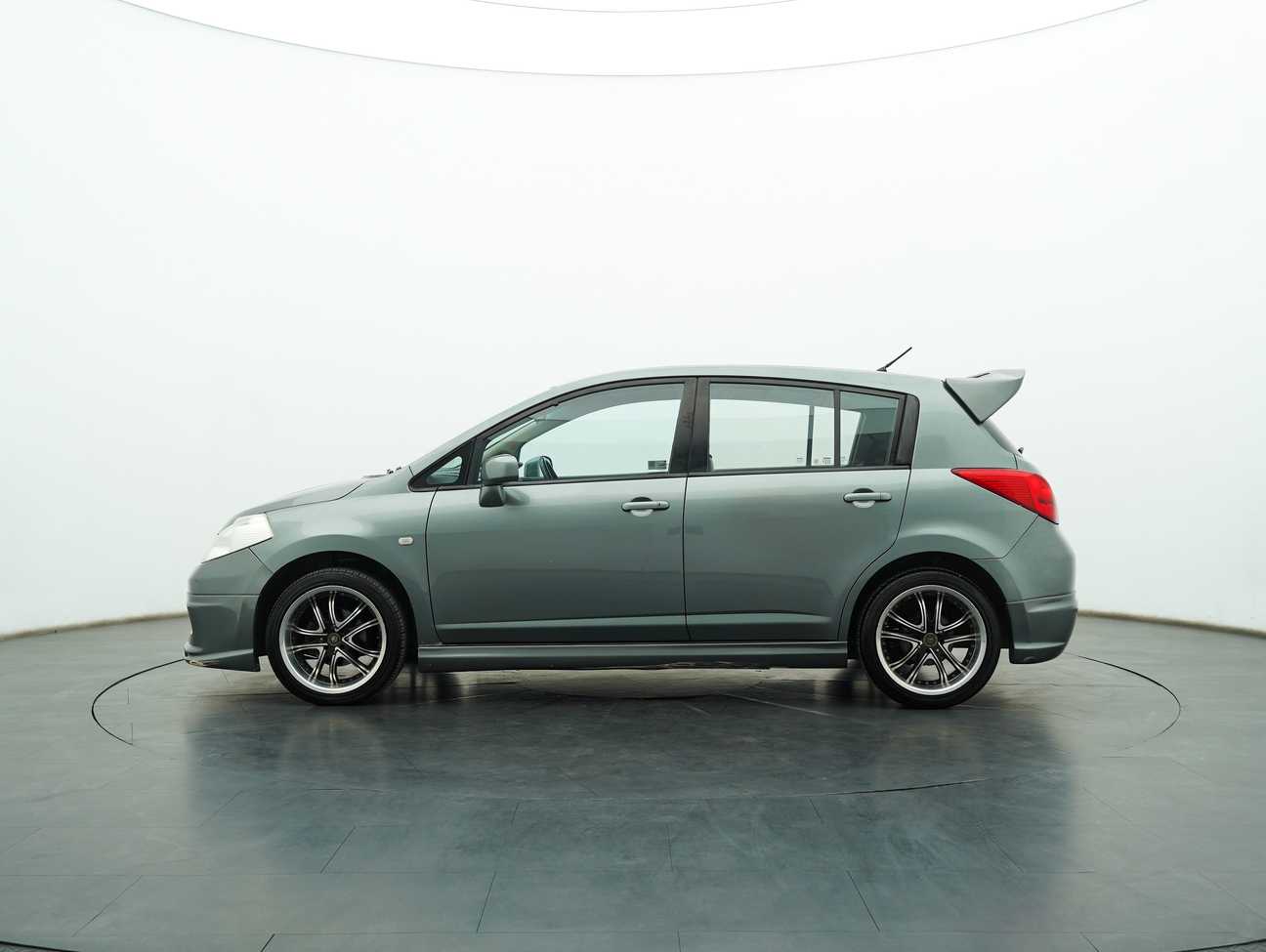 used 2007 Nissan Latio ST-L Sport 1.6