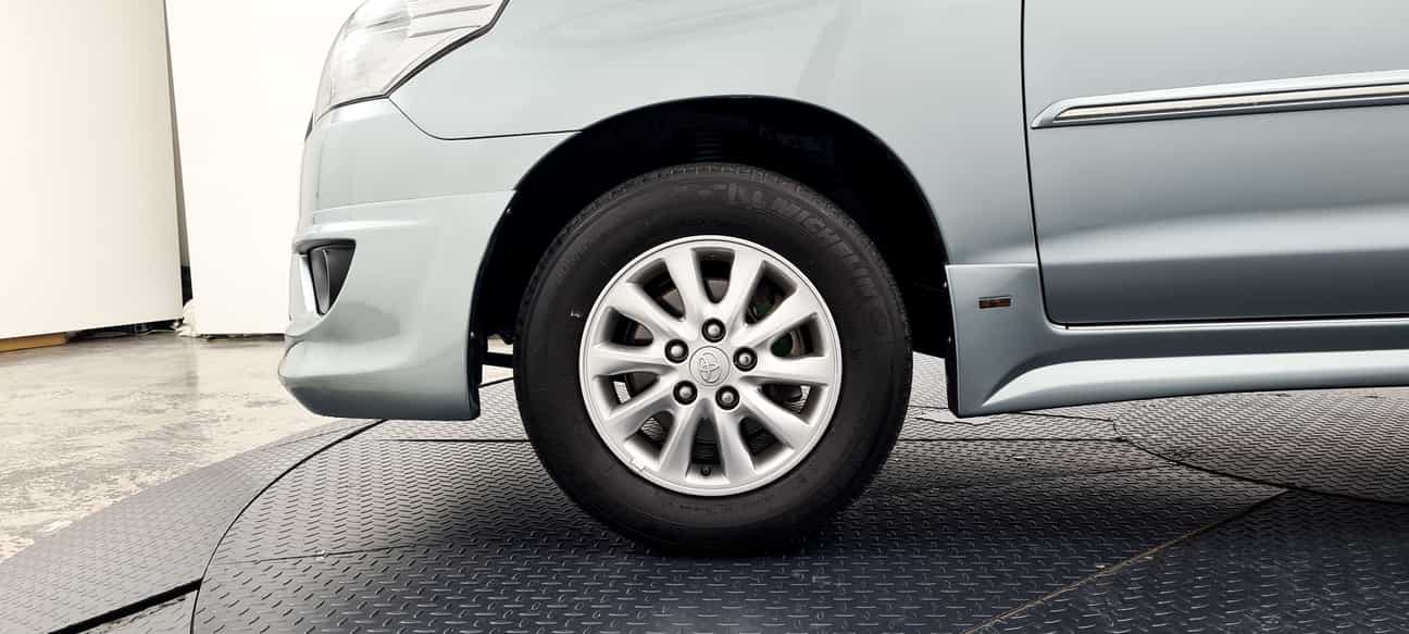 used 2013 Toyota INNOVA G 2.0