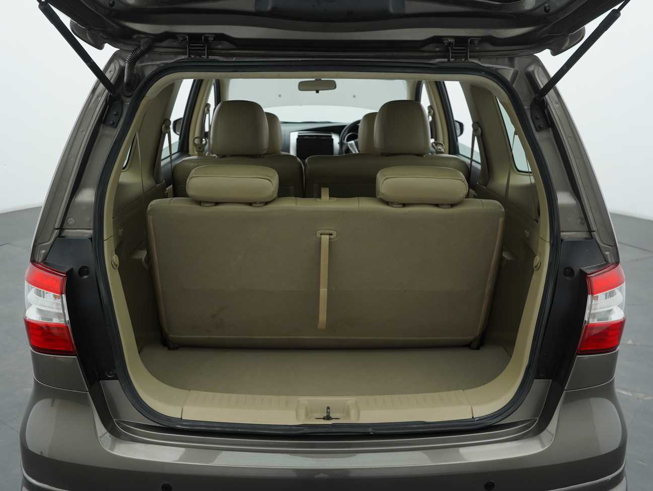 terpakai 2016 Nissan Grand Livina Comfort 1.6
