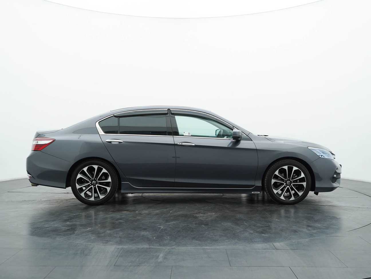 used 2016 Honda Accord VTi-L 2.4