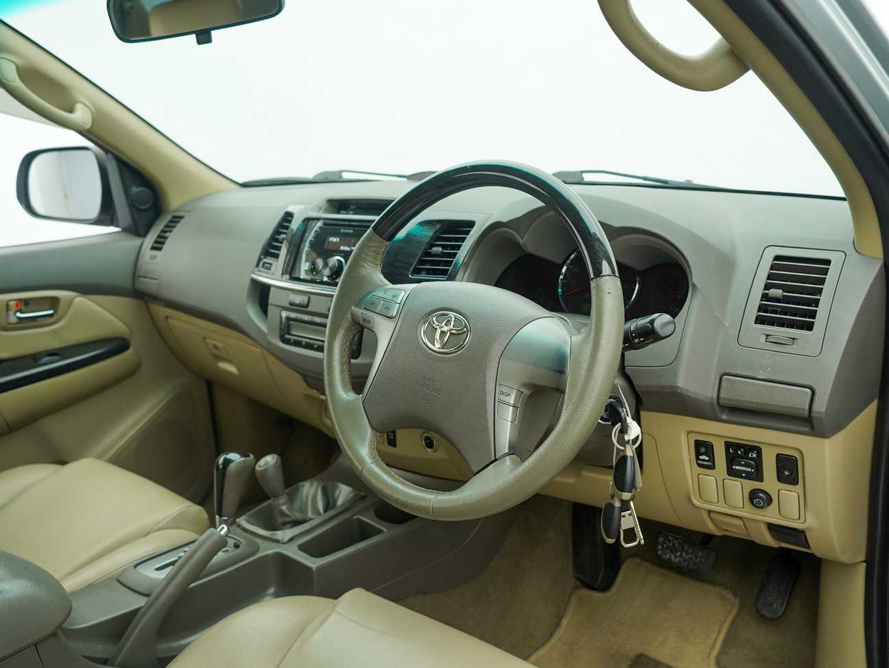 used 2012 Toyota Fortuner V 2.7