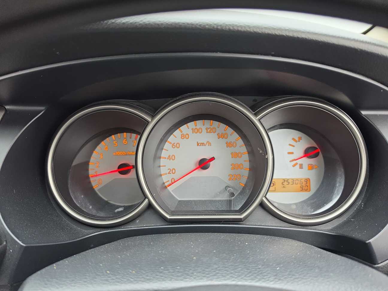 used 2012 Nissan Grand Livina ST-L Comfort 1.6