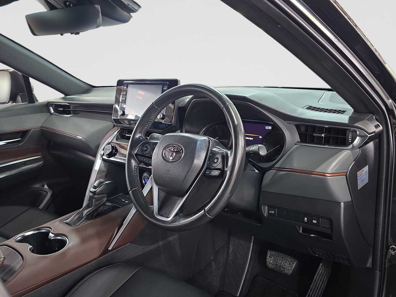 terpakai 2021 Toyota Harrier G Modellista 2.0