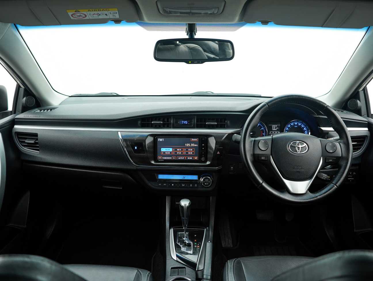 used 2014 Toyota Corolla Altis V 2.0