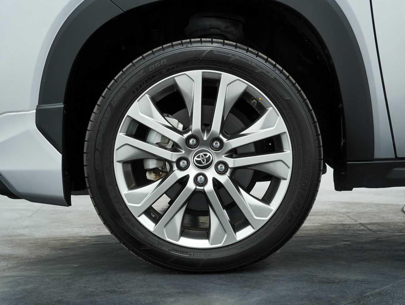 used 2023 Toyota Innova Zenix V 2.0