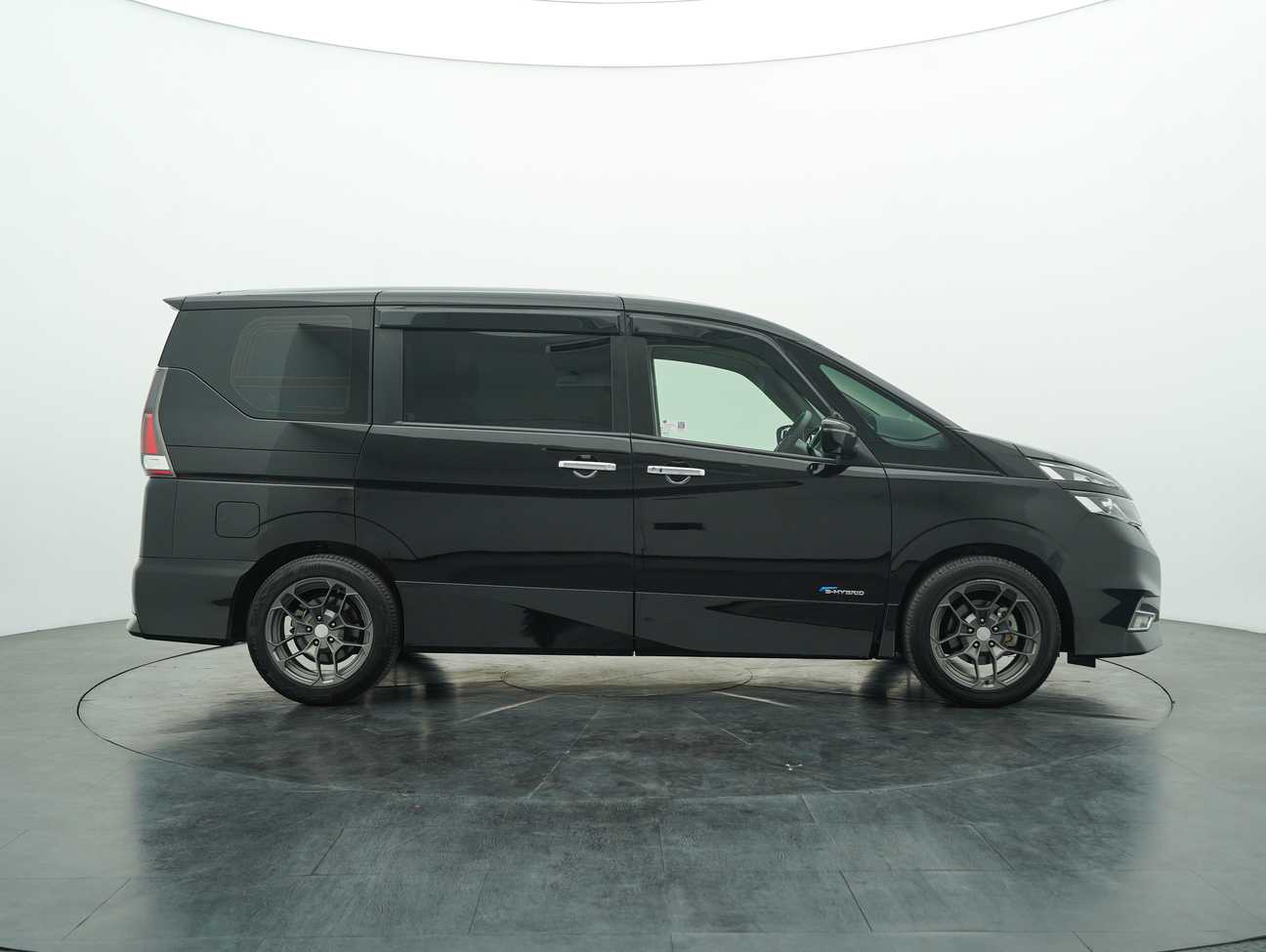 used 2021 Nissan Serena S-Hybrid High-Way Star 2.0
