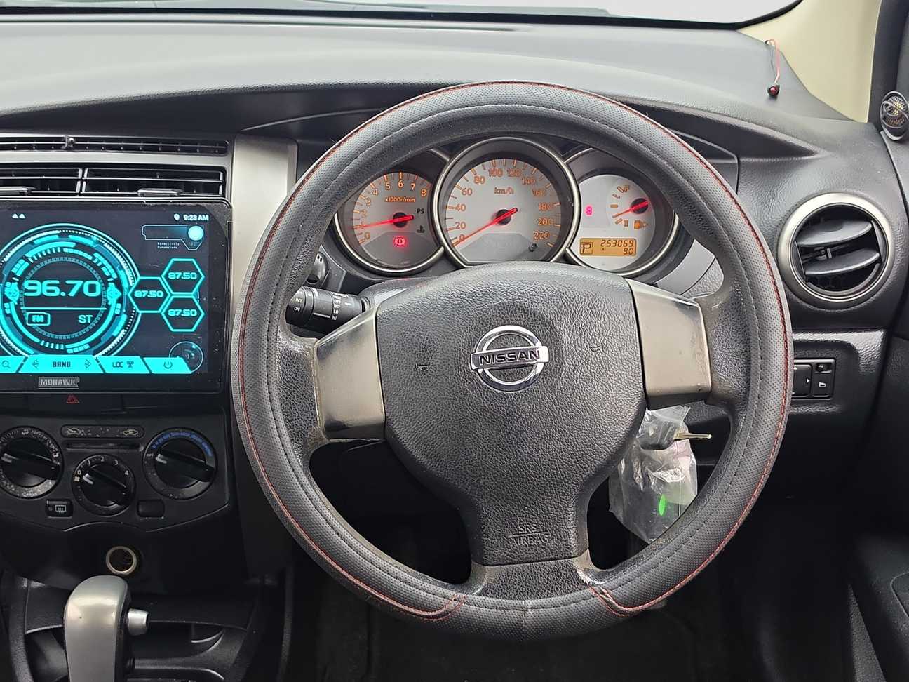 used 2012 Nissan Grand Livina ST-L Comfort 1.6