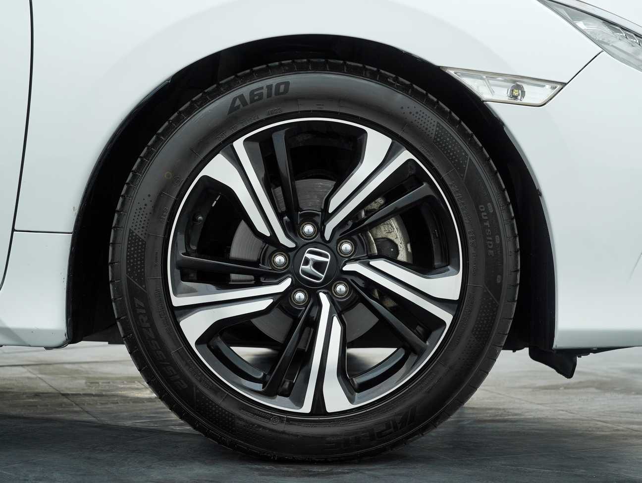 terpakai 2018 Honda Civic TC VTEC Premium 1.5