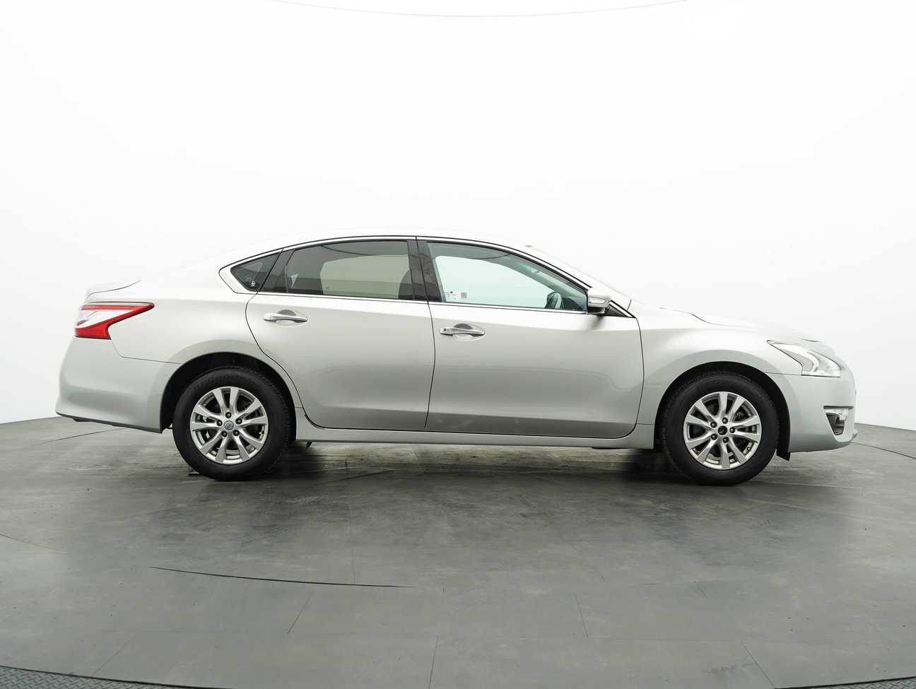 used 2015 Nissan TEANA XE 2.0