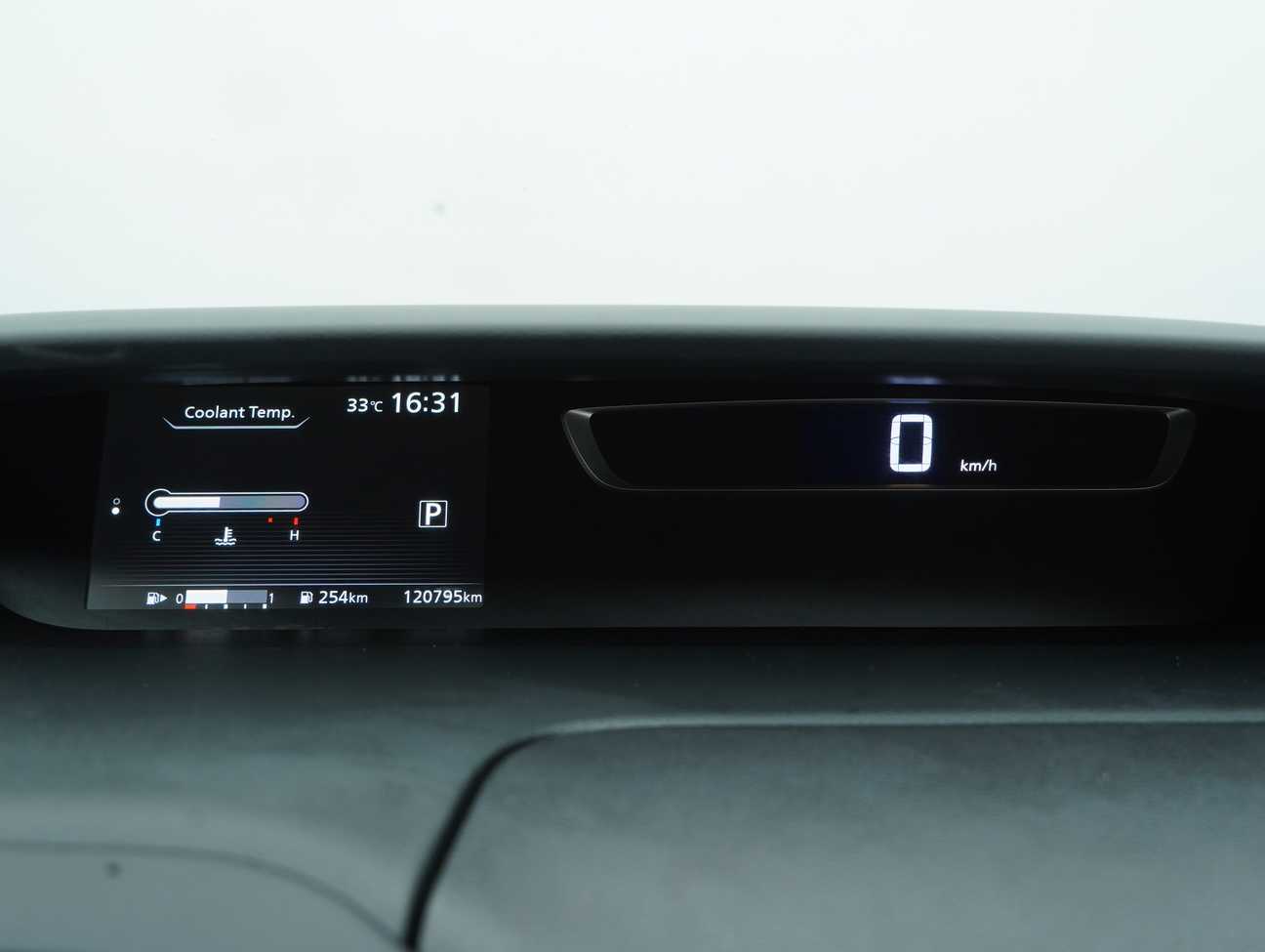 terpakai 2018 Nissan Serena S-Hybrid High-Way Star Premium 2.0