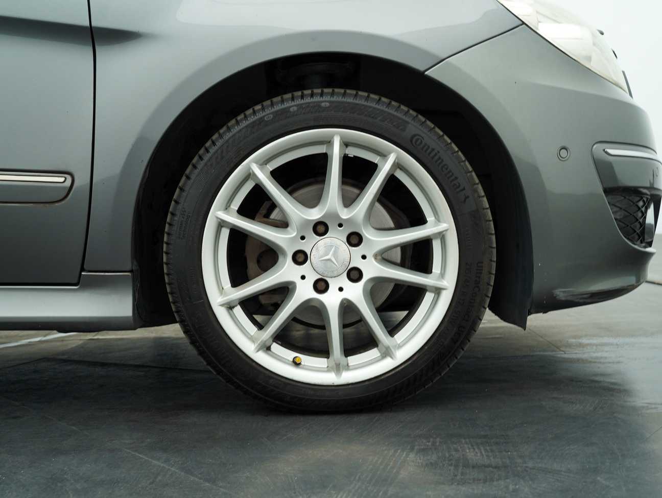 terpakai 2011 Mercedes-Benz B180  1.7