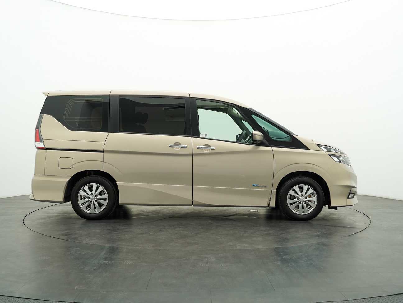 used 2020 Nissan Serena S-Hybrid High-Way Star 2.0